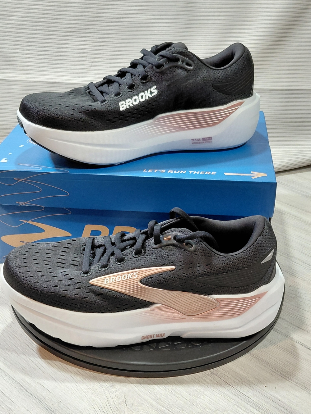 NEW Brooks Womens Ghost Max 3 Running Shoes - Black with Rose Gold SIZE 8B - Picture 10 of 14